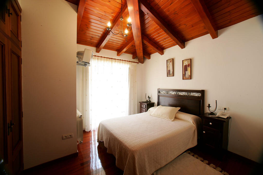 Casa Da Botica A Estrada Hostel Os Casares Cameră foto